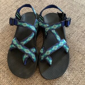 Woman’s size 10 new chaco’s